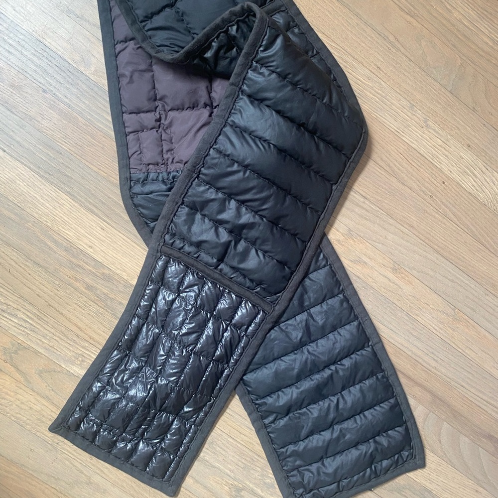 Patagonia Black Quilted scarf